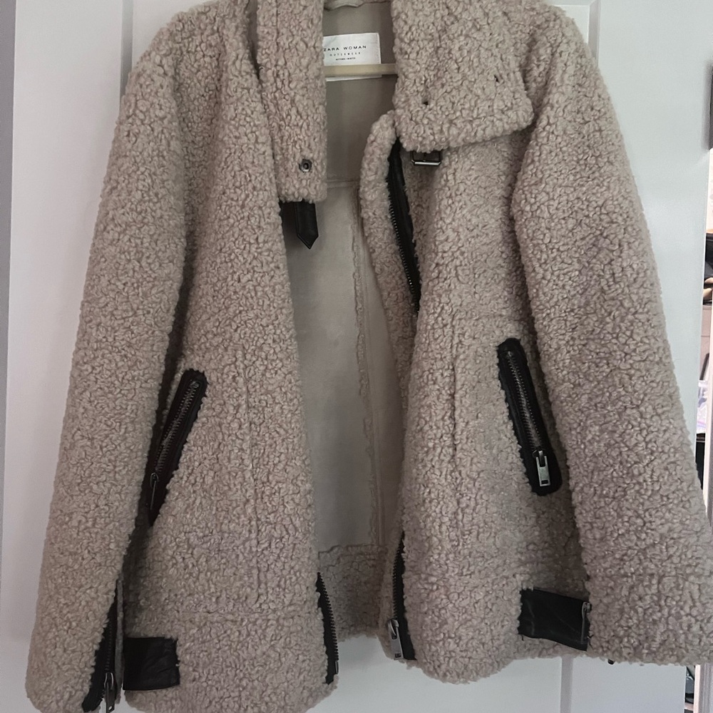 Zara Women Faux Wool Moto Jacket in Ivory